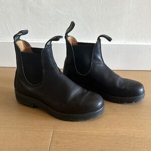 Black Blundstone Chelsea Ankle Boots